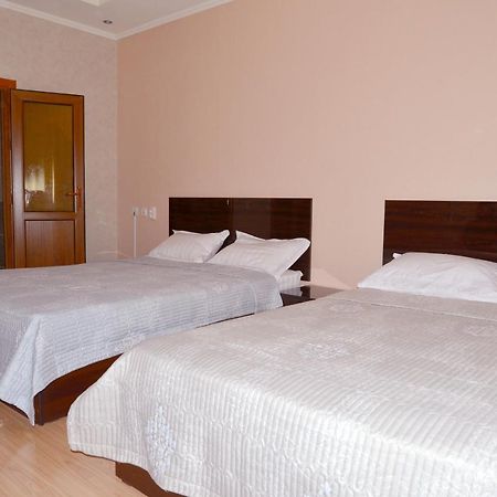Astoria B&B Ош Екстер'єр фото