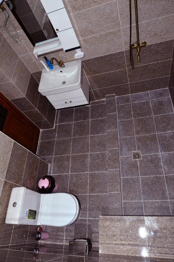 Astoria B&B Ош Екстер'єр фото