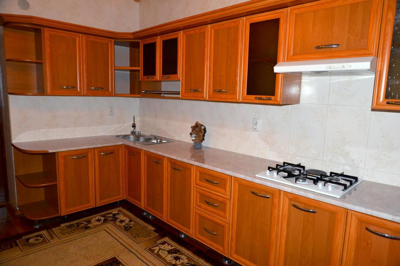 Astoria B&B Ош Екстер'єр фото