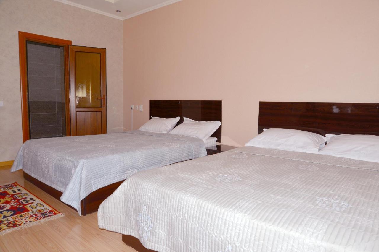 Astoria B&B Ош Екстер'єр фото