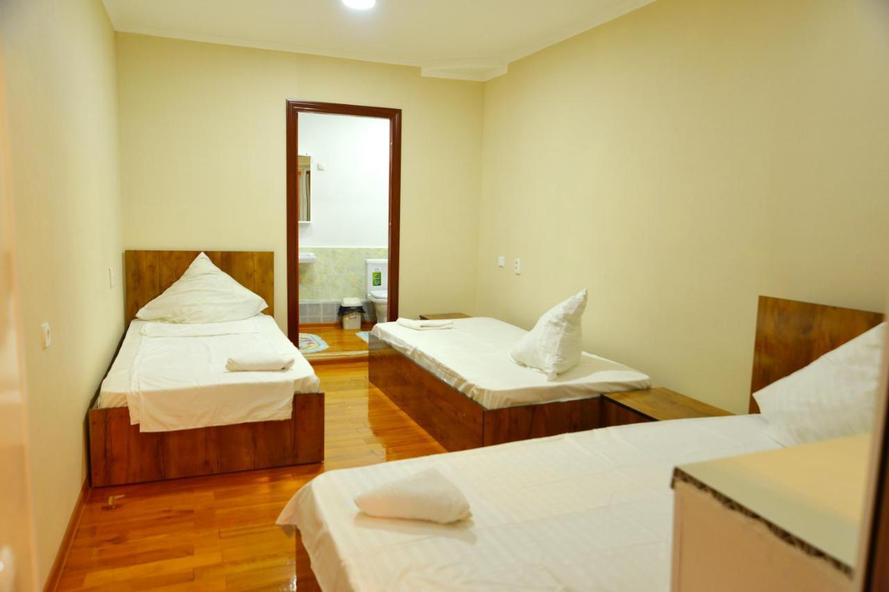 Astoria B&B Ош Екстер'єр фото
