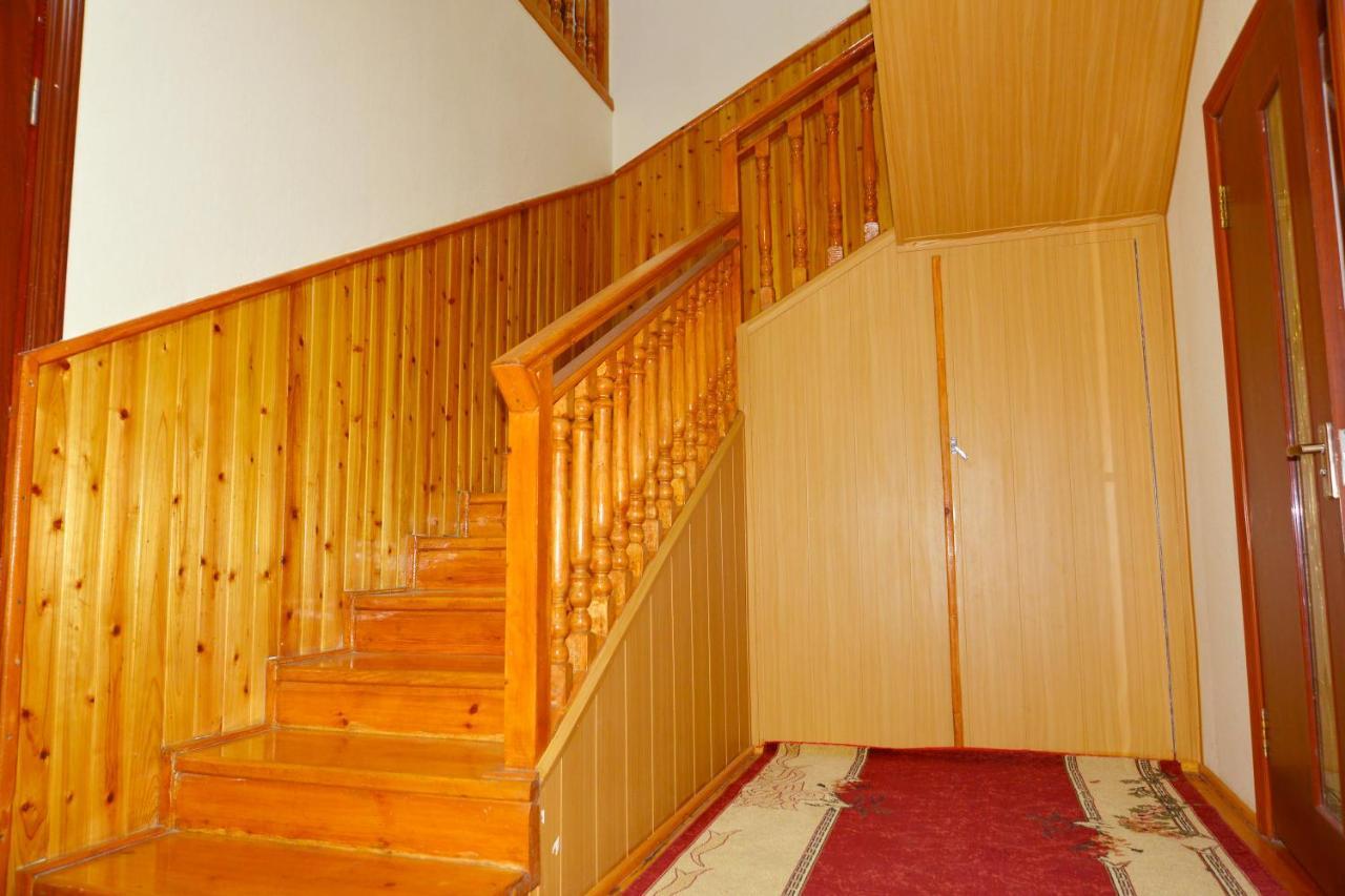 Astoria B&B Ош Екстер'єр фото