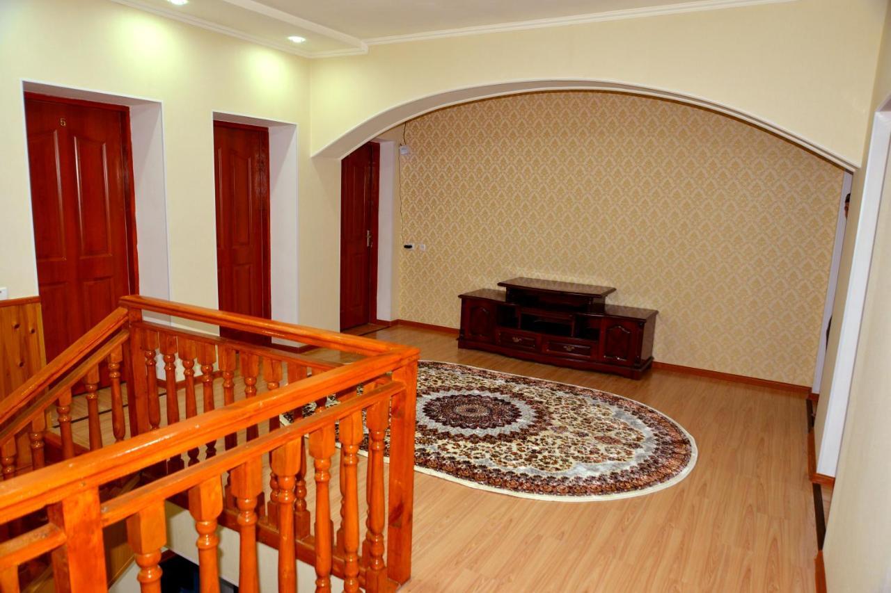 Astoria B&B Ош Екстер'єр фото
